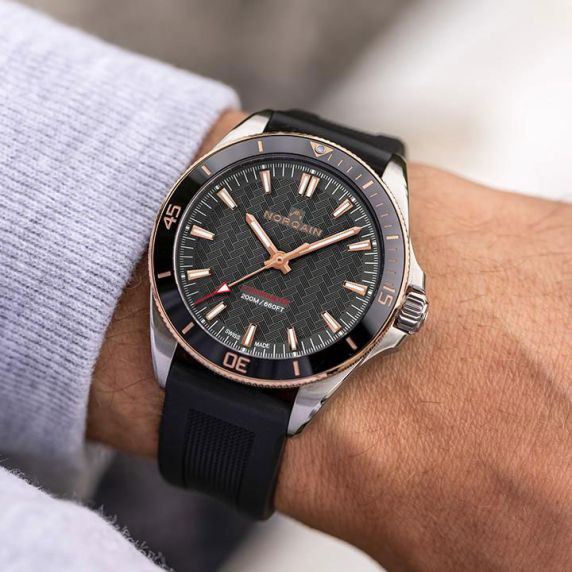 Norqain Adventure Neverest 40mm Limited Edition 100 pieces Worldwide NN1001SGC1CA/GB103/15BR.18S