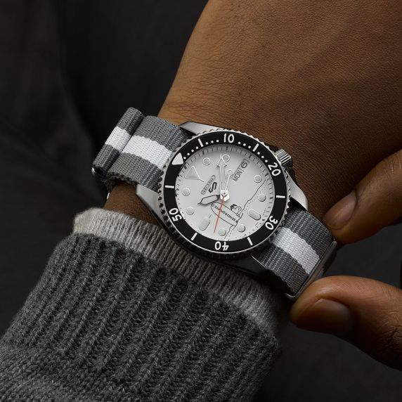 Seiko 5 Sports x Peanuts Surfboard Limited Edition (8900 pieces worldwide) SRPK25K1